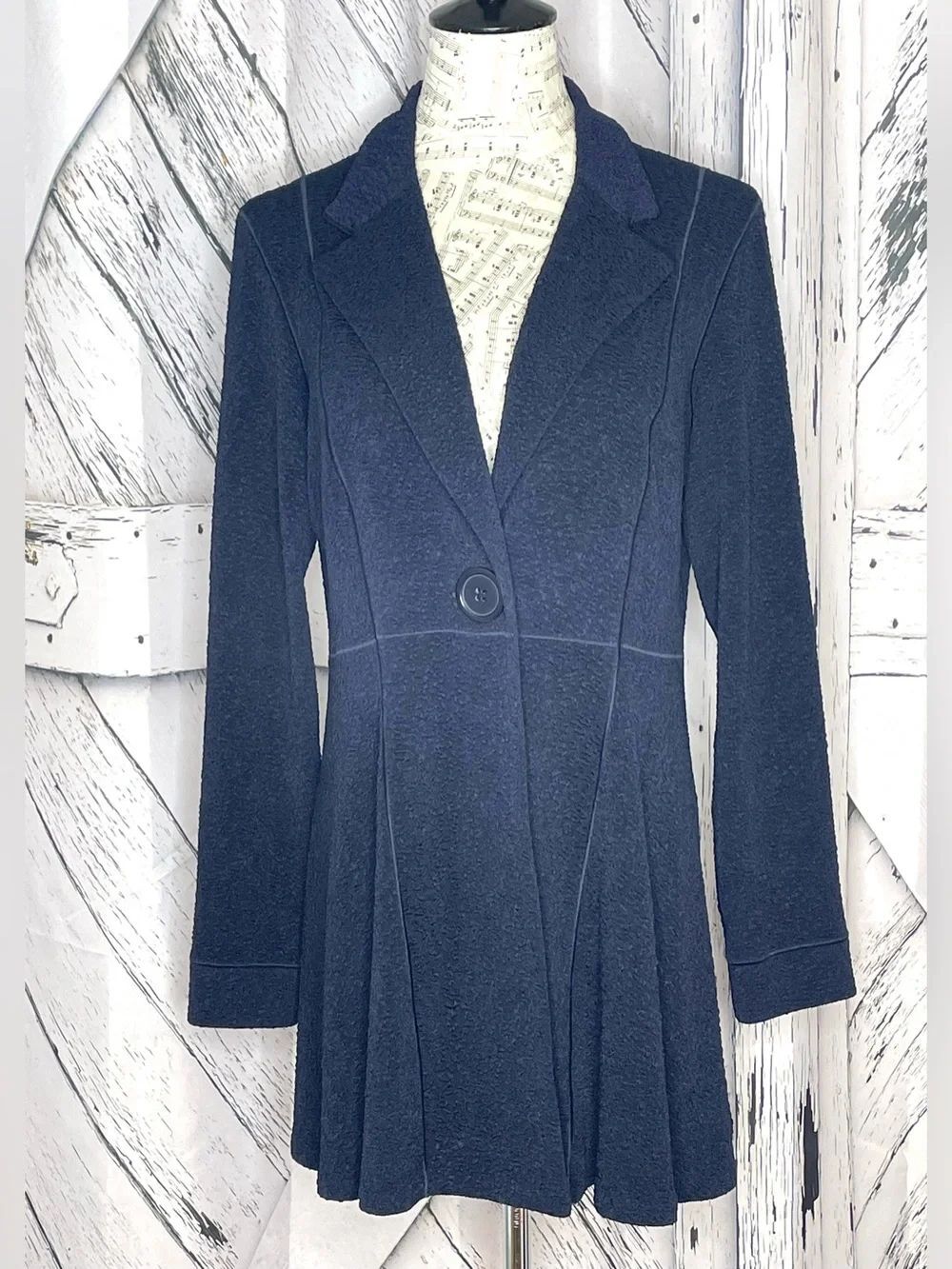 Eva Varro long sleeve empire waist one-button jacket textured navy knit. XL